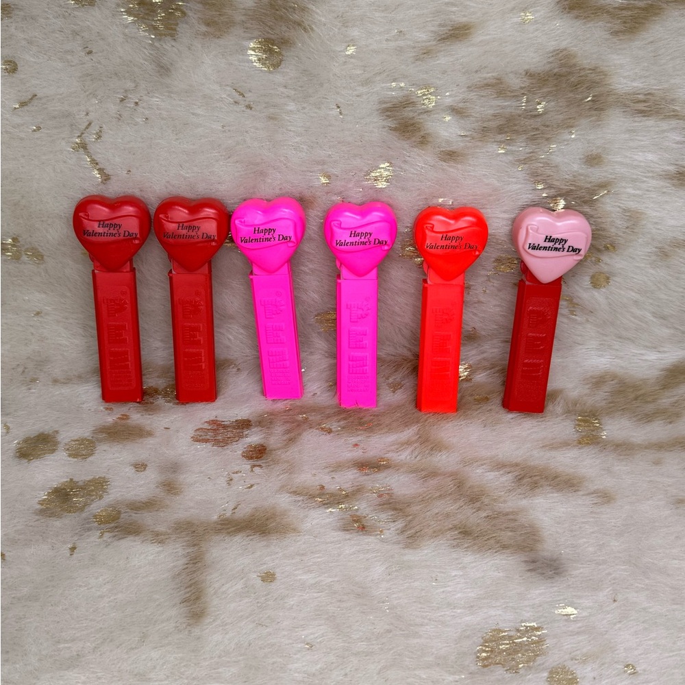 Vintage 6 Pcs PEZ Happy Valentine’s Day Heart Candy Dispensers; No Feet‎ (1996)